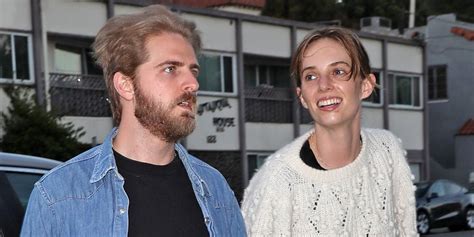 maya hawke relationships|Maya Hawke Boyfriend Christian Lee Hutson:。